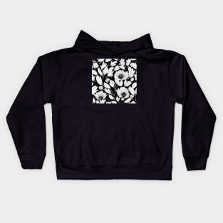 Black and White Vintage Floral Cottagecore Romantic Flower Peony Rose Leaf Design Kids Hoodie